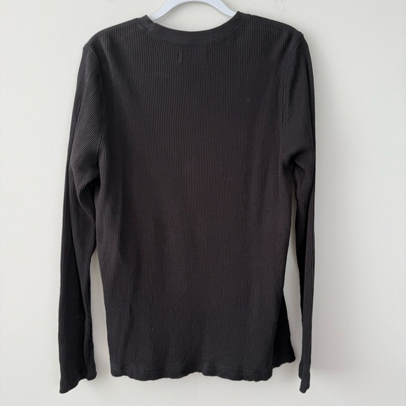 Everlane Men’s Waffle Long-Sleeve Crew Shirt Black - Picture 6 of 6